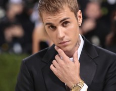 Após rumores de uso de drogas, Justin Bieber diz se sentir 'uma fraude'