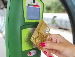 Cartões de débito e crédito voltam a ser aceitos como pagamento de até três passagens do transporte público de Curitiba; veja regras