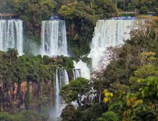 Poluição, limpeza natural e geração de energia: descubra curiosidades sobre o rio que forma as Cataratas do Iguaçu