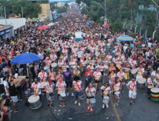 Pré-Carnaval do Divino 2025 reúne mais de 30 mil foliões; veja FOTOS