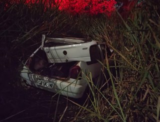 Motorista é encontrado morto dentro de carro que caiu em ribanceira na BR-352, em Pará de Minas