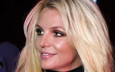 Britney Spears diz que sua família a machucou e fala sobre lesão nas costas