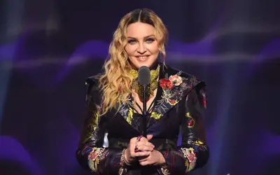 Madonna foi apaixonada por Antonio Banderas enquanto ator era casado; relembre