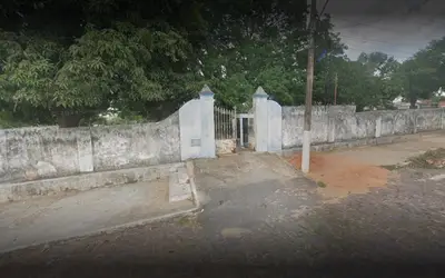 Homem é preso após violar túmulo de cemitério e furtar crânio, em Pirapora