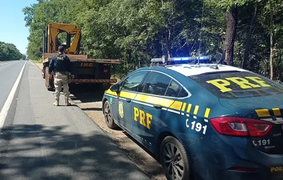 Caminhão furtado em SP é encontrado pela PRF em Jequitaí