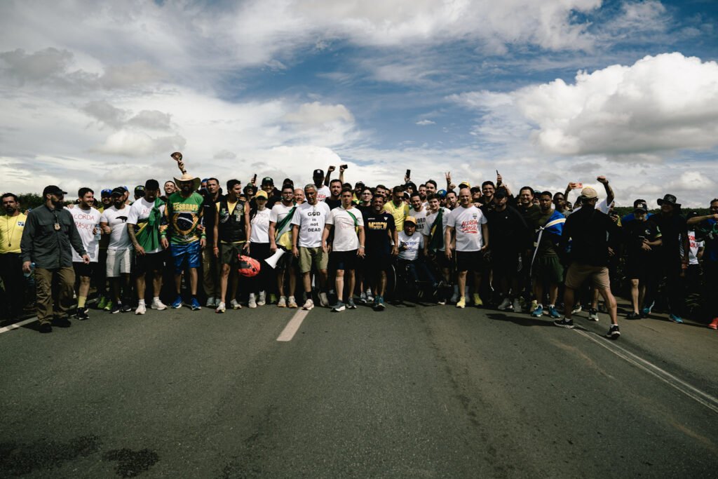 Caminhada de Nikolas Ferreira atinge 150 dos 240 km