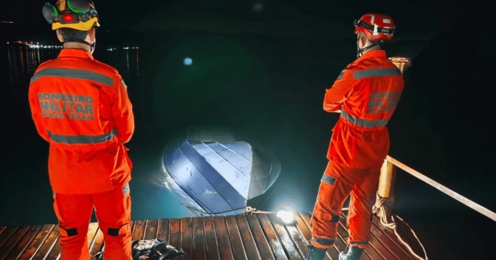 Seis pessoas morrem em acidente de lancha em divisa de SP e MG Seis pessoas morrem em acidente de lancha em divisa de SP e MG