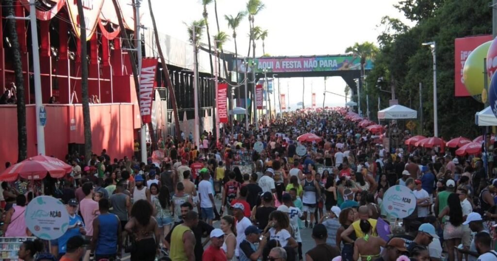 Bióloga é enterrada na Bahia após ser atropelada por caminhão no Carnaval