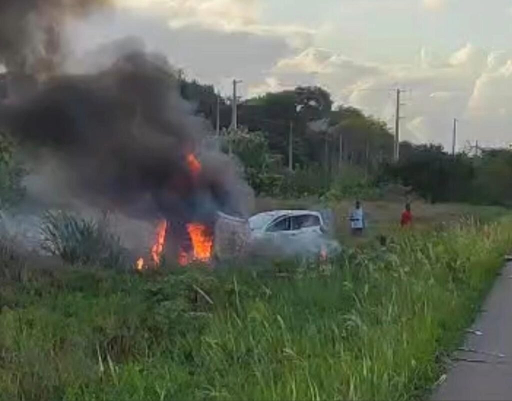 Jogador do ABC e Esposa Feridos em Acidente com Carro Incendiado na BR-101
