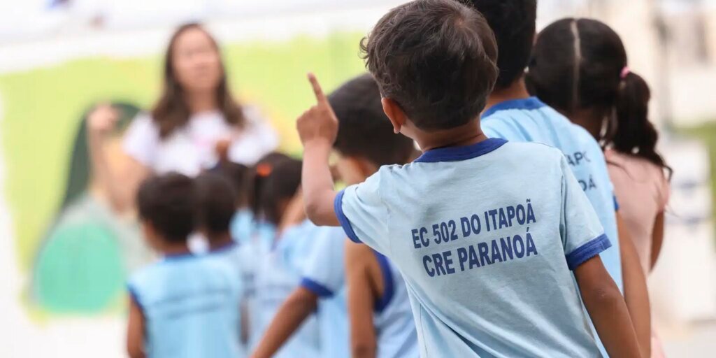 Ensino fundamental atinge 99,5% de frequência; atraso escolar cai Ensino fundamental atinge 99,5% de frequência; atraso escolar cai