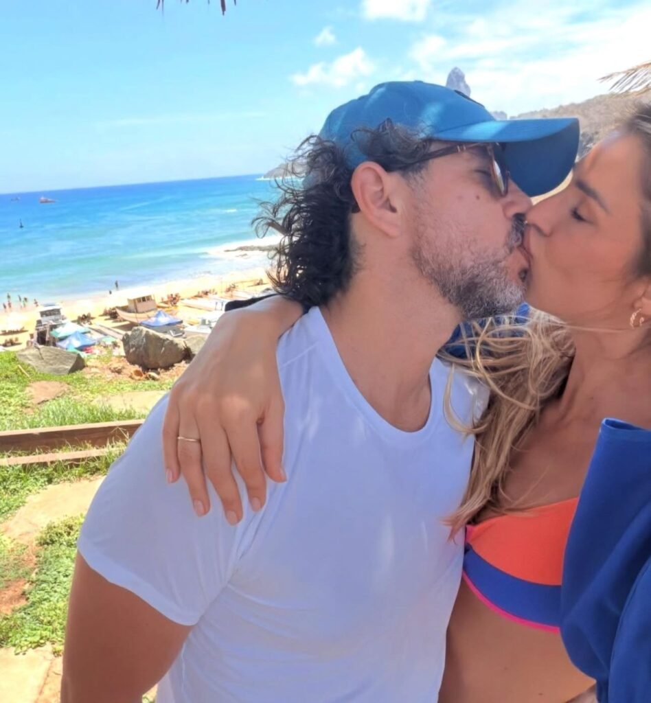 Rafa Brites abre álbum de férias em Fernando de Noronha Rafa Brites abre álbum de férias em Fernando de Noronha