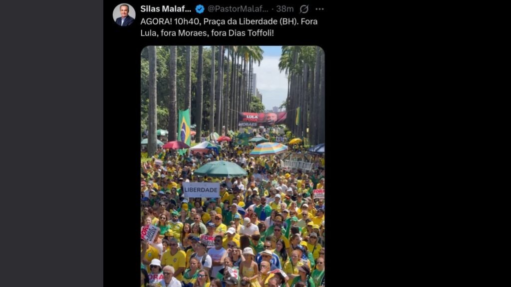 Ato da “Acorda, Brasil” leva multidão à Praça da Liberdade, em BH
