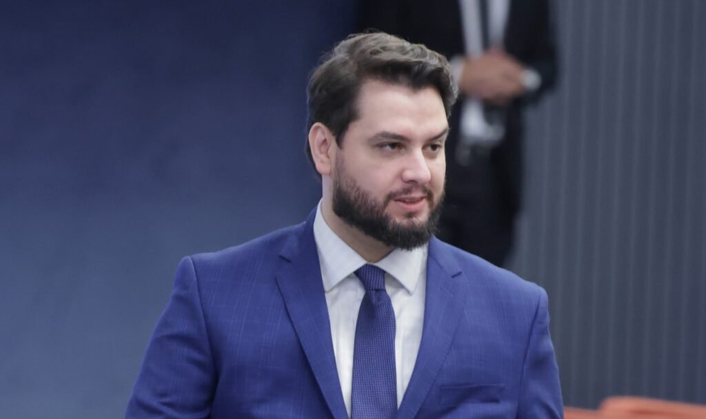 Polícia Penal alega urgência ao explicar transferência de Filipe Martins