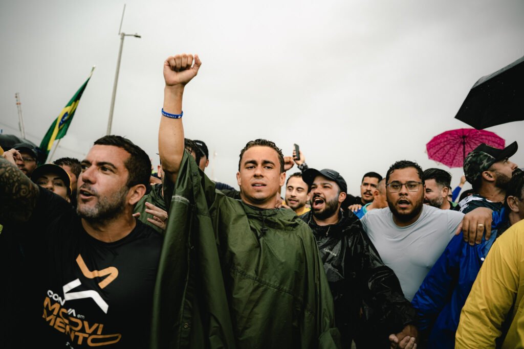 Nikolas ironiza denúncia sobre uso de jato ligado a Vorcaro