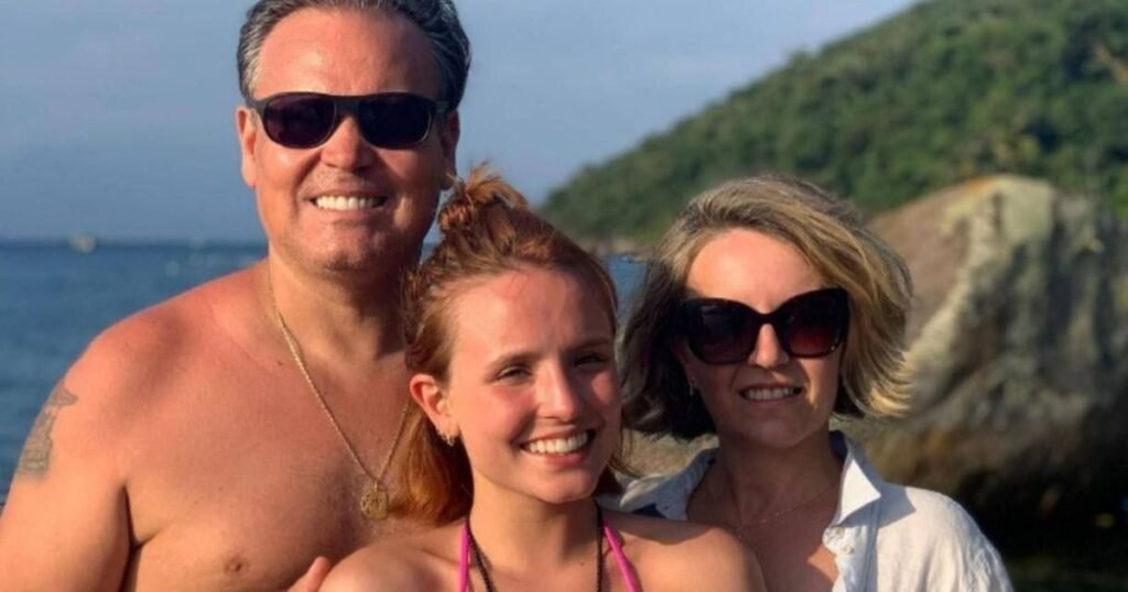 Mãe de Larissa Manoela posta foto rara para comemorar 31 anos de casamento