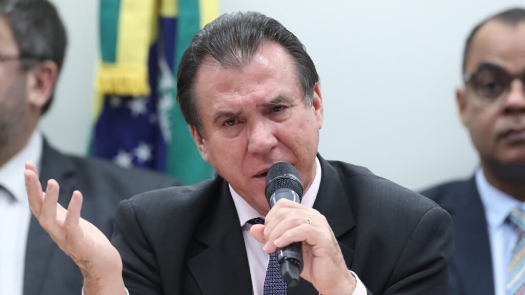 Governo não pretende compensar empresas por fim da escala 6×1, diz ministro