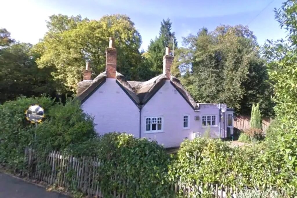 Ex-príncipe Andrew devolve outra residência ligada à realeza