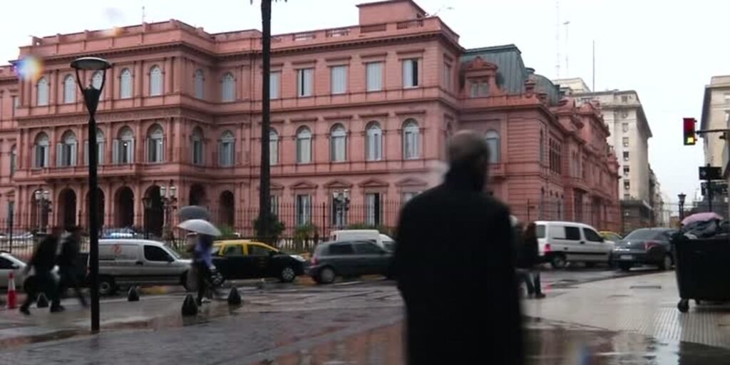 Governo Milei restringe acesso da imprensa à Casa Rosada e provoca forte repúdio