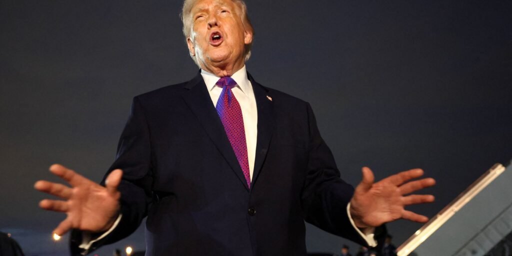 Política Externa: Trump Aprofunda Retórica Contra Irã e Aborda Impacto no Petróleo Global Política Externa: Trump Aprofunda Retórica Contra Irã e Aborda Impacto no Petróleo Global