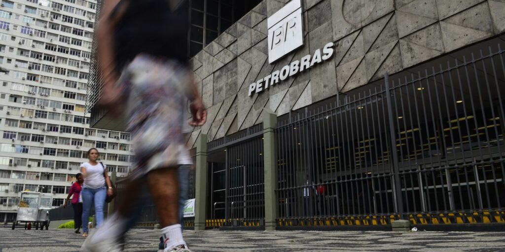 Petrobras reajusta preço do querosene de aviação em 55%