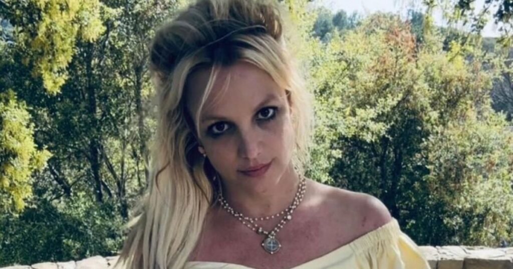 Britney Spears se interna voluntariamente em clínica de reabilitação